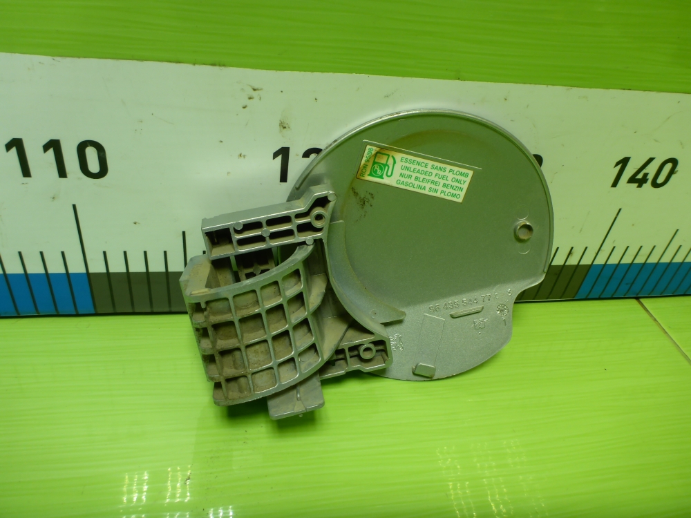 Лючок бензобака