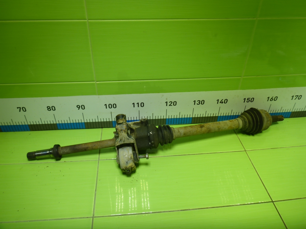 Полуось передняя правая