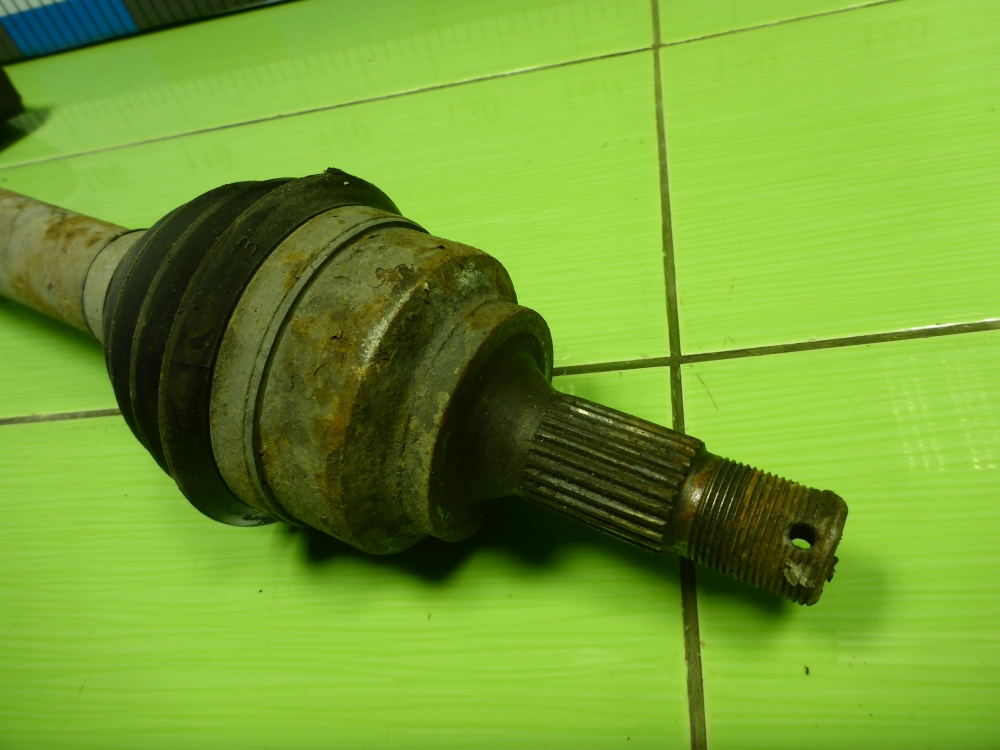 Полуось передняя правая