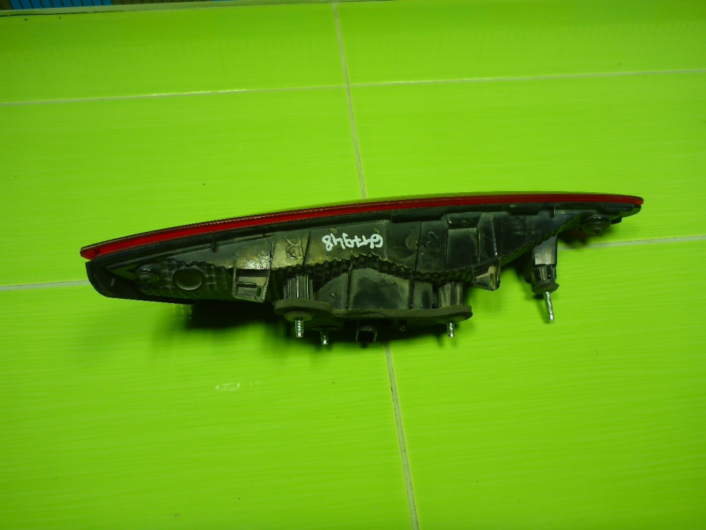 Фонарь задний внутренний правый