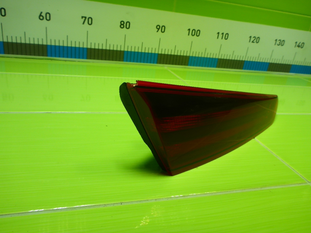 Фонарь задний внутренний левый