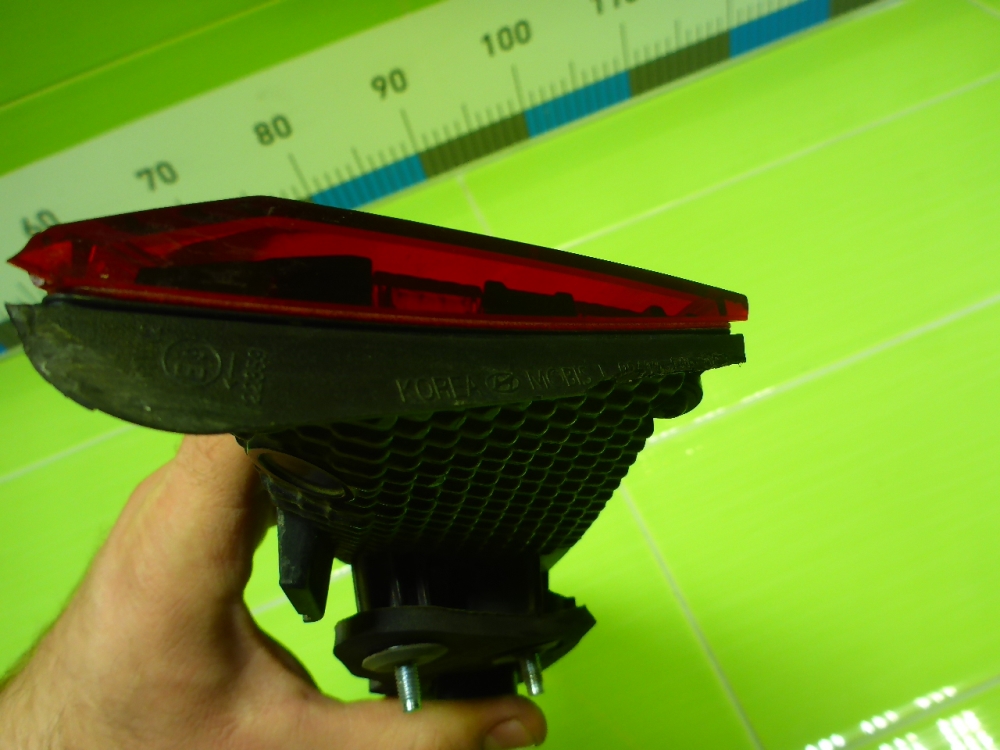 Фонарь задний внутренний левый