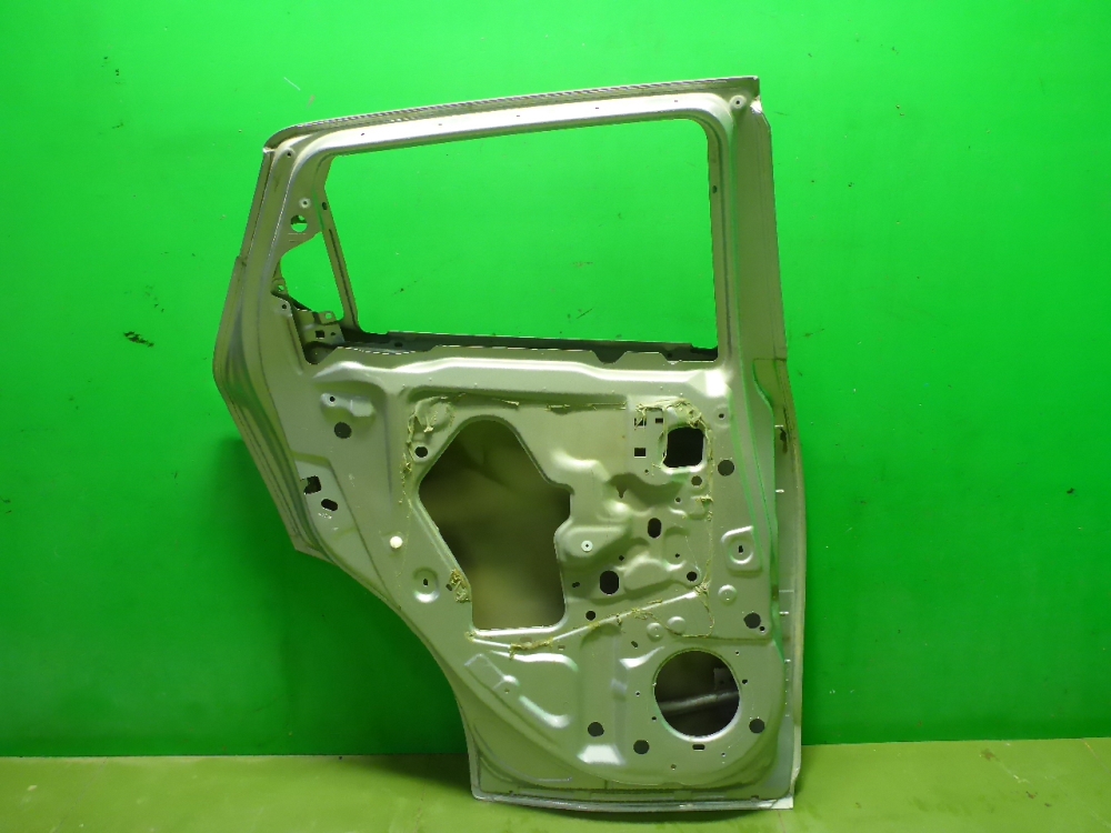 Дверь задняя левая