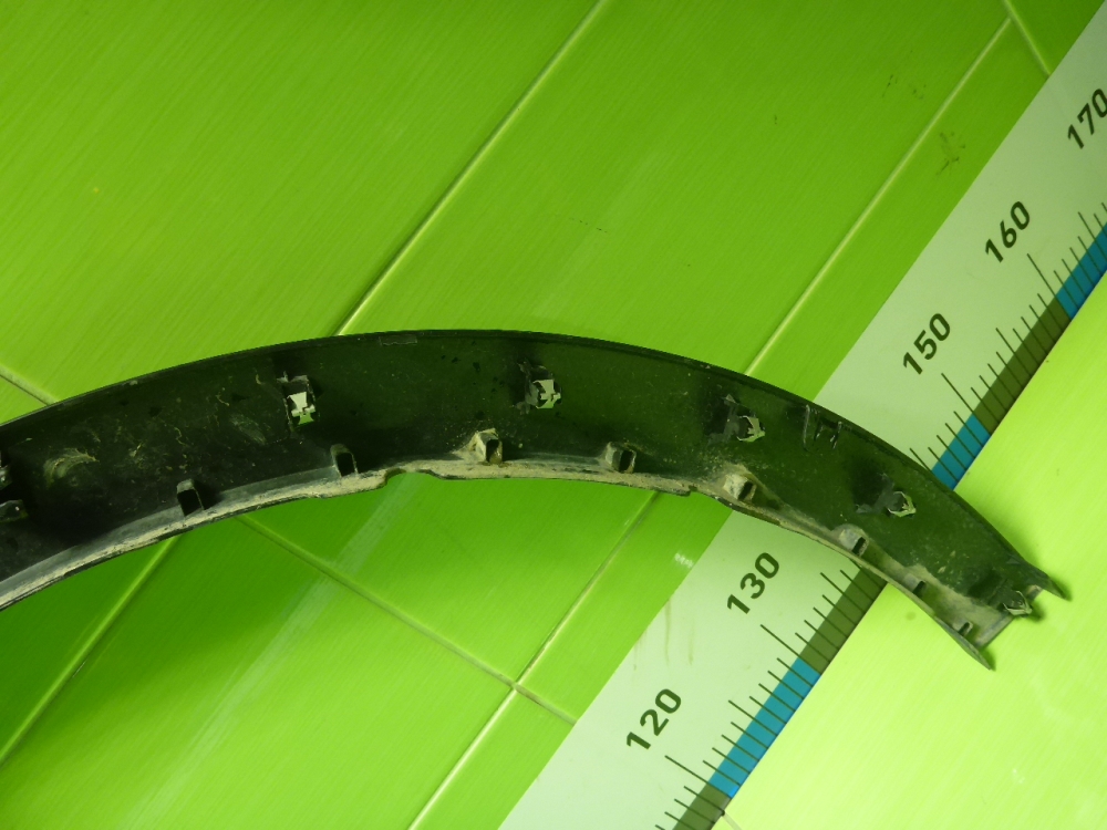 Накладка переднего крыла левого