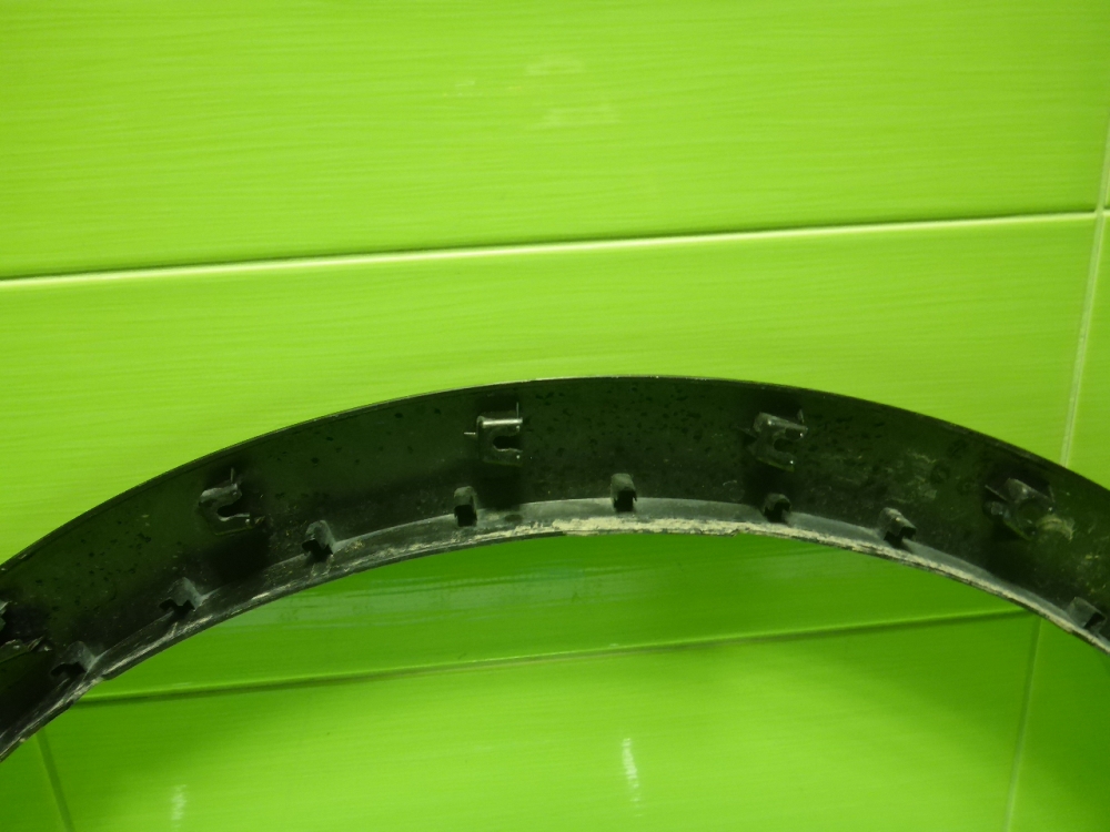 Накладка переднего крыла левого