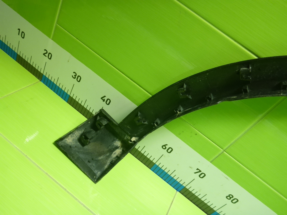 Накладка переднего крыла левого