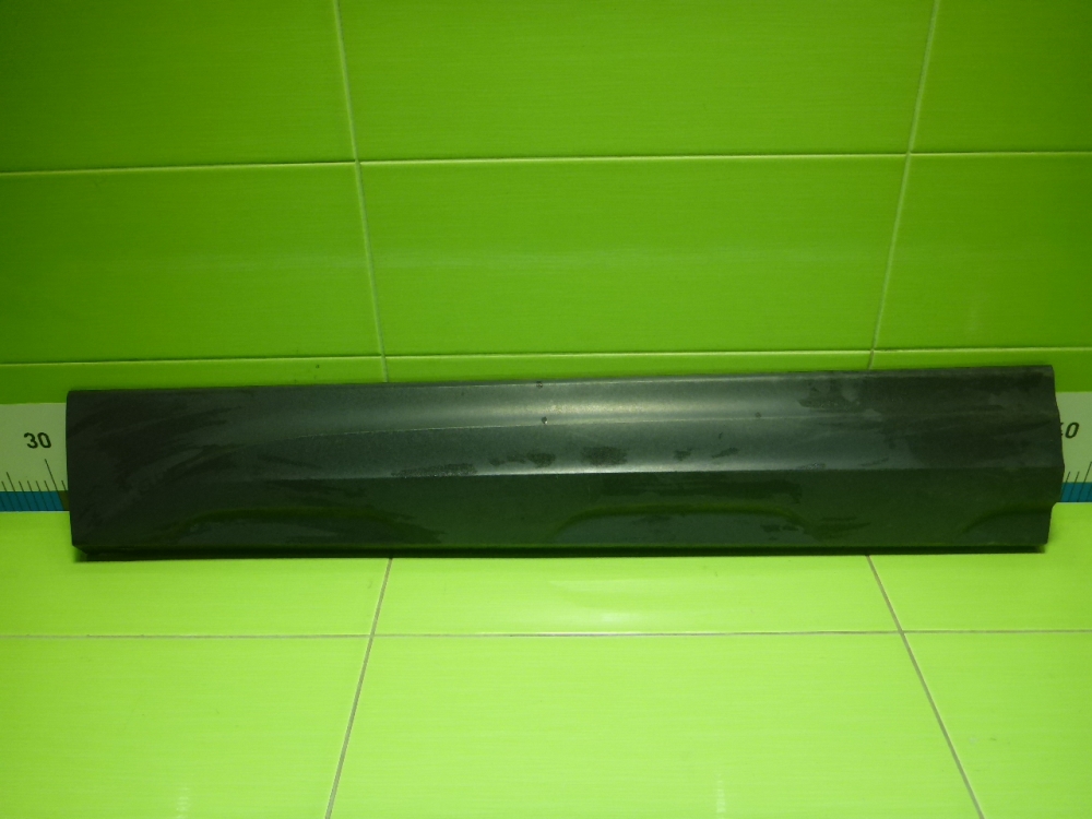 Накладка двери передней левой