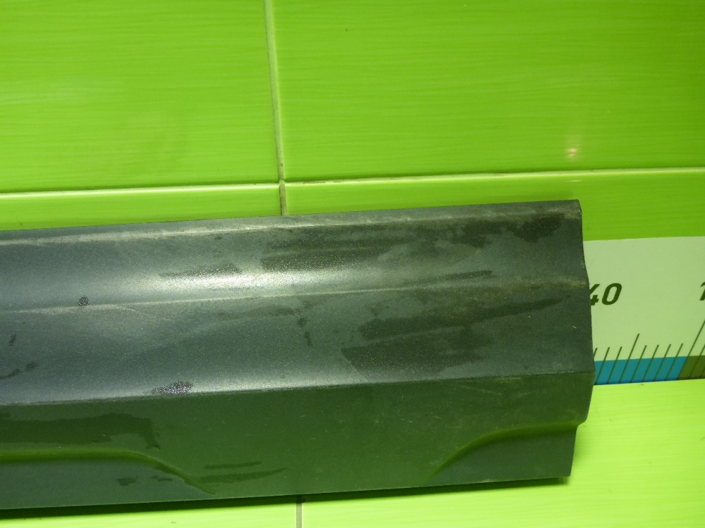 Накладка двери передней левой