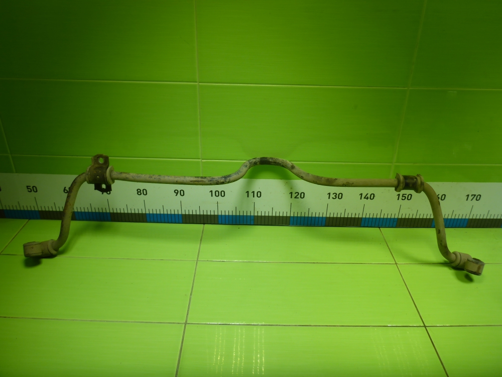 Стабилизатор передний