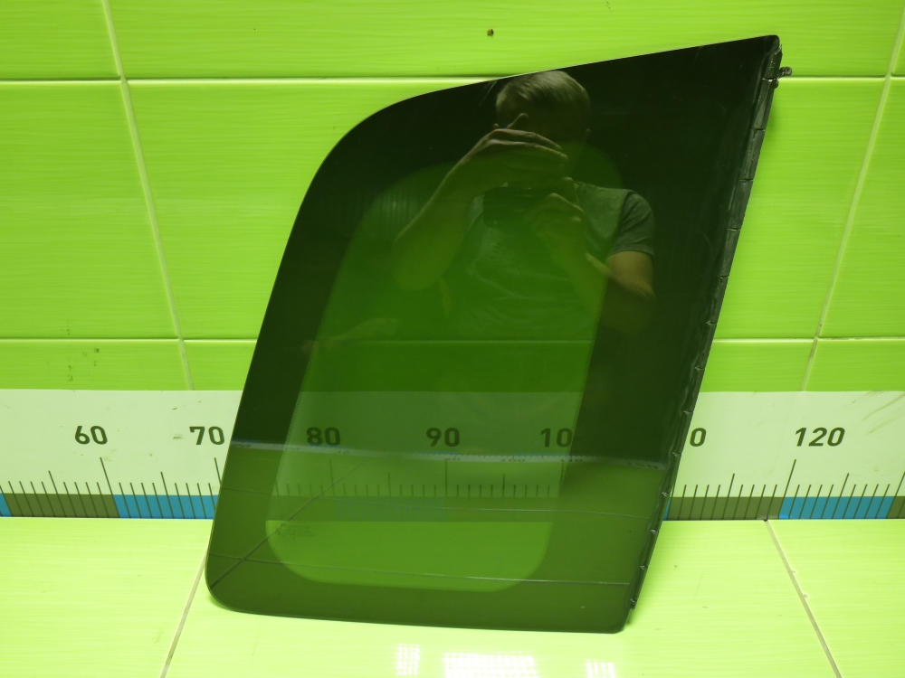 Стекло кузовное глухое правое