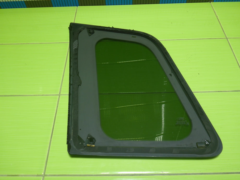 Стекло кузовное глухое правое