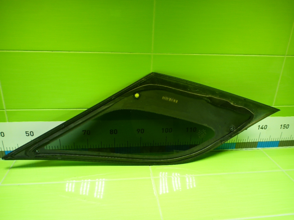 Стекло кузовное глухое правое