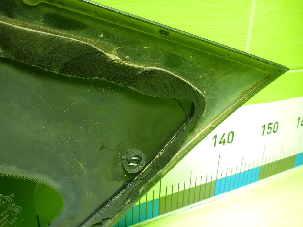 Стекло кузовное глухое правое