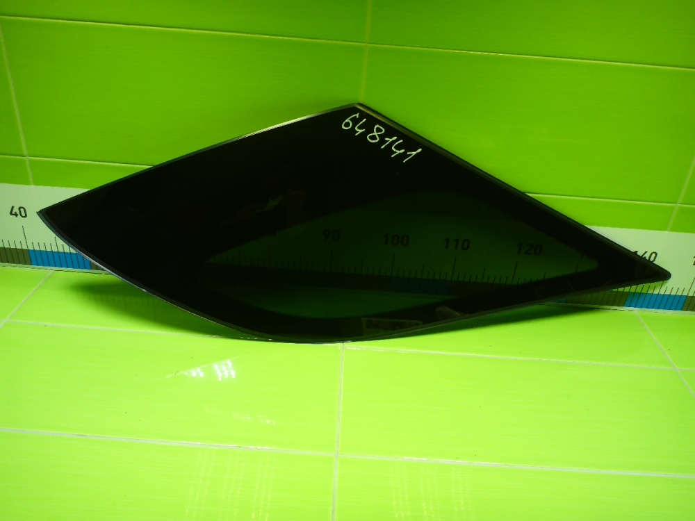 Стекло кузовное глухое правое