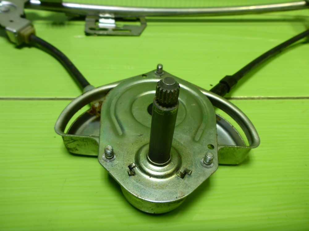 Стеклоподъемник механ. задний левый