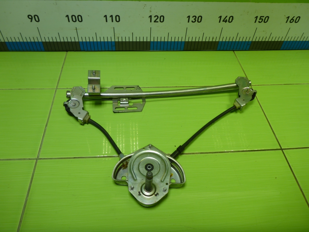 Стеклоподъемник механ. задний левый