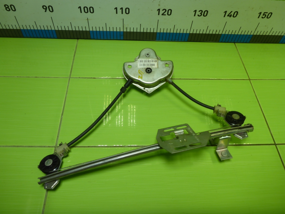 Стеклоподъемник электр. задний правый