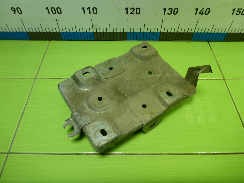 Площадка под аккумулятор (АКБ)