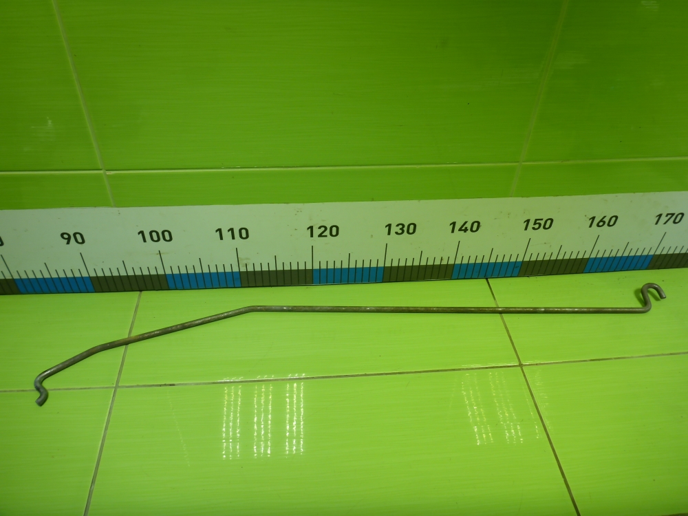 Держатель капота