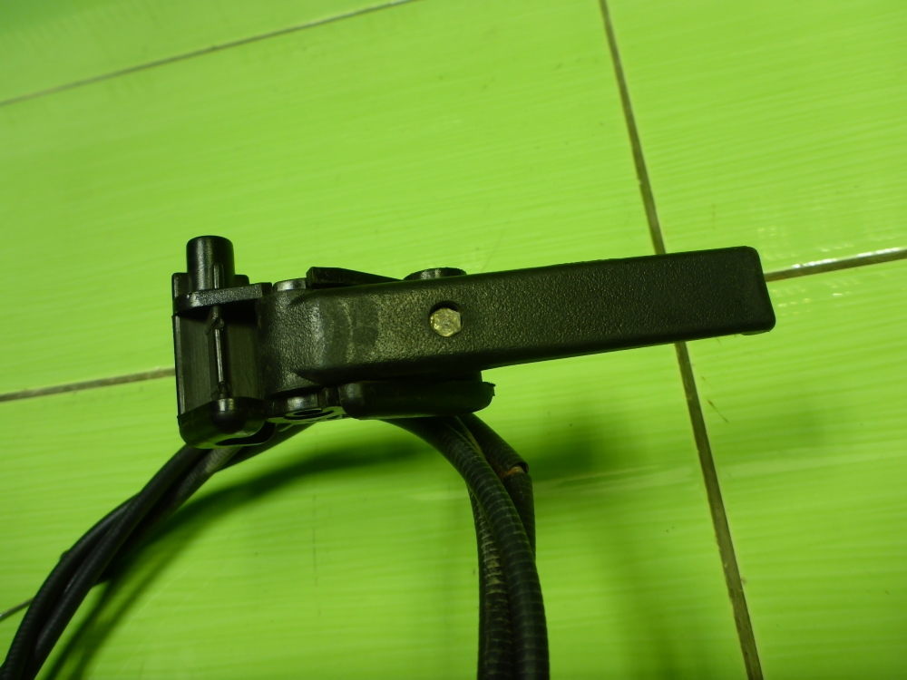 Ручка открывания капота