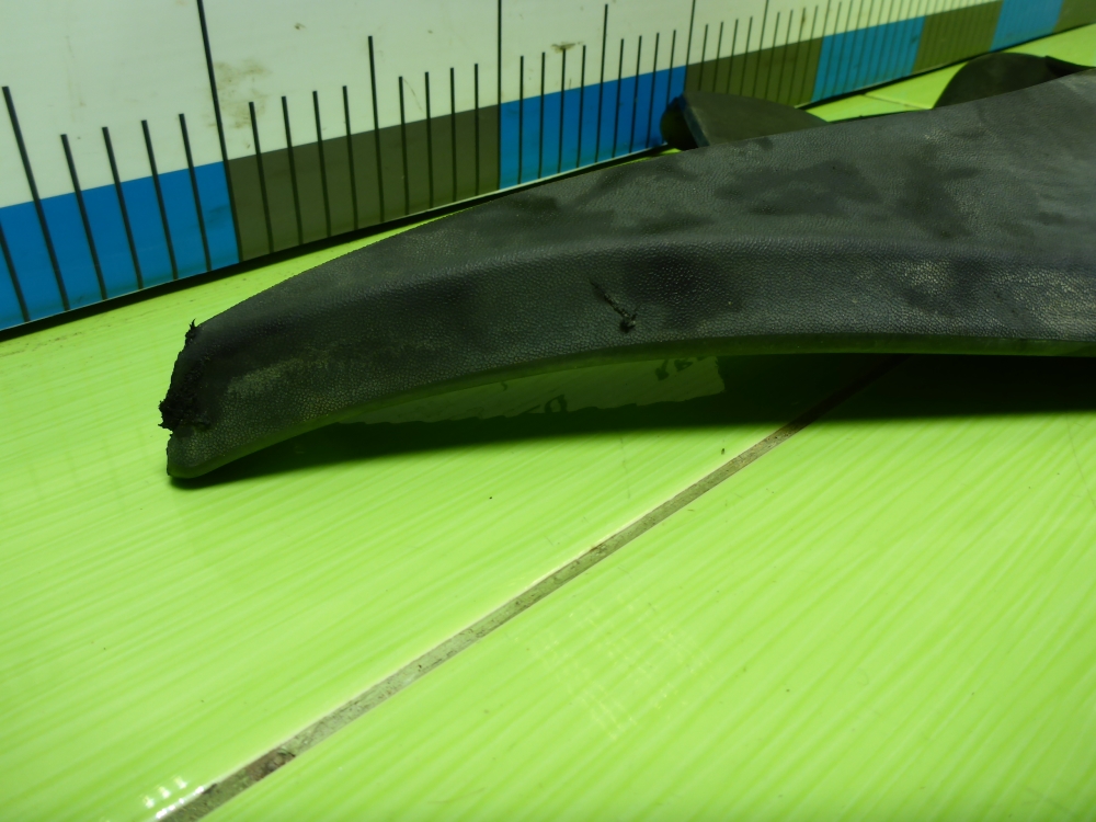 Брызговик задний левый