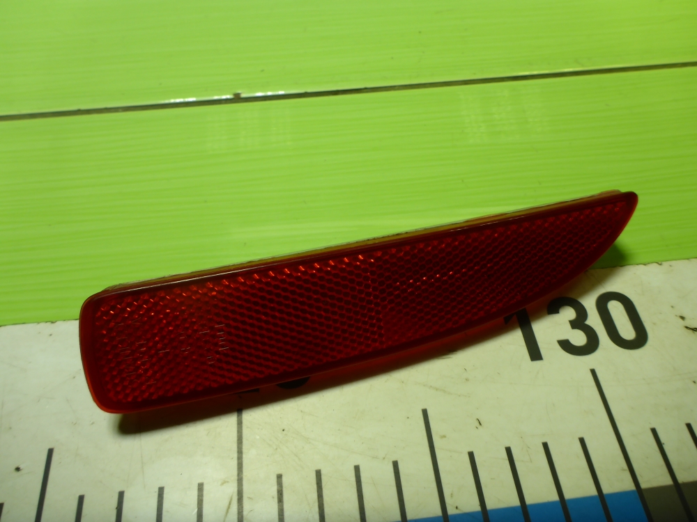 Отражатель в бампер задний правый