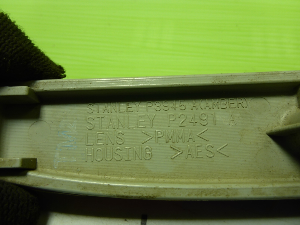 Отражатель в бампер задний правый