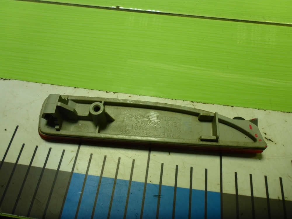 Отражатель в бампер задний правый