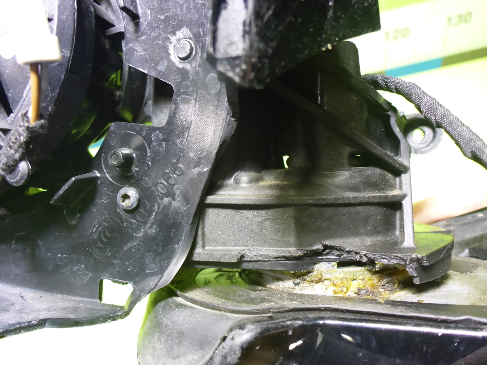 Зеркало левое электрическое