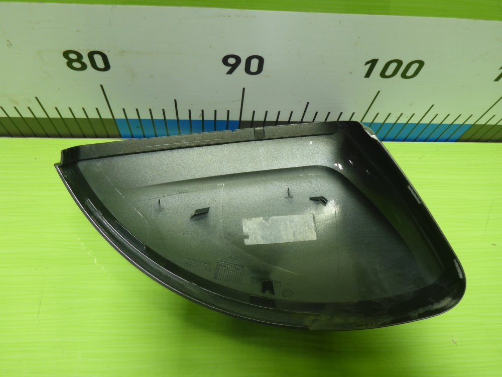 Накладка зеркала левого