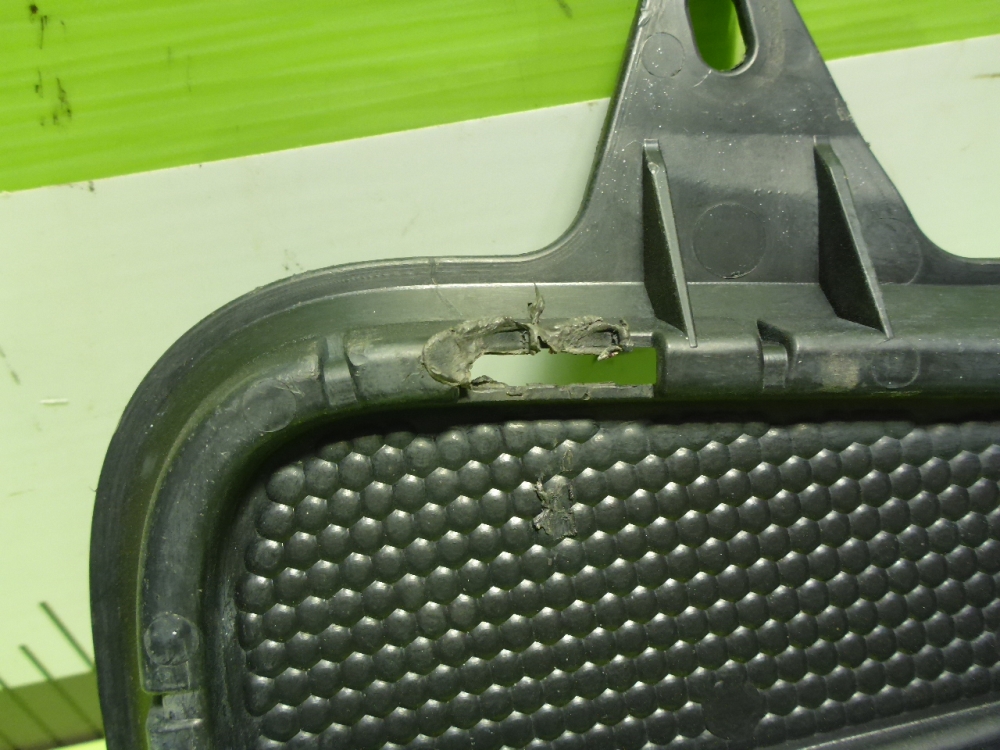 Кронштейн фары противотуманной левой