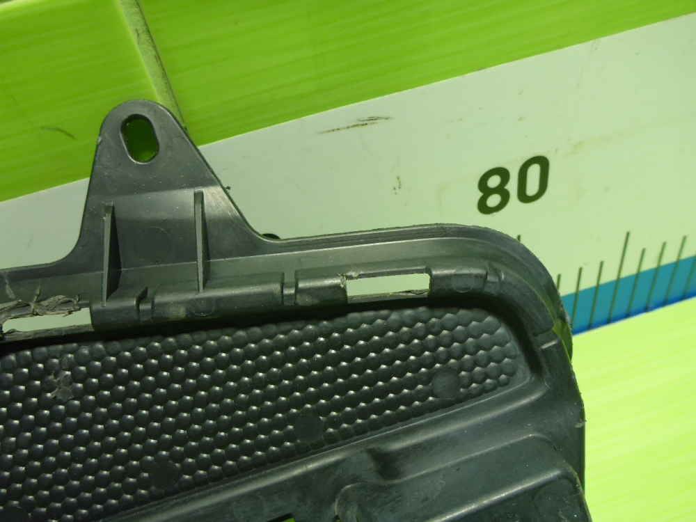 Кронштейн фары противотуманной левой