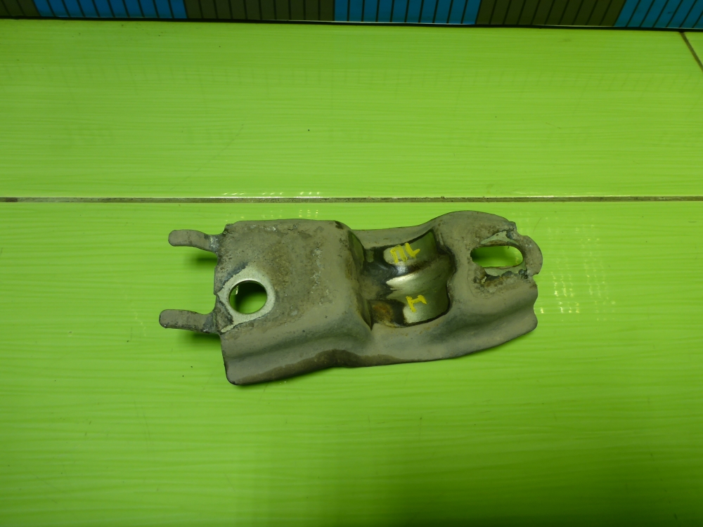 Кронштейн (сопут. товар)