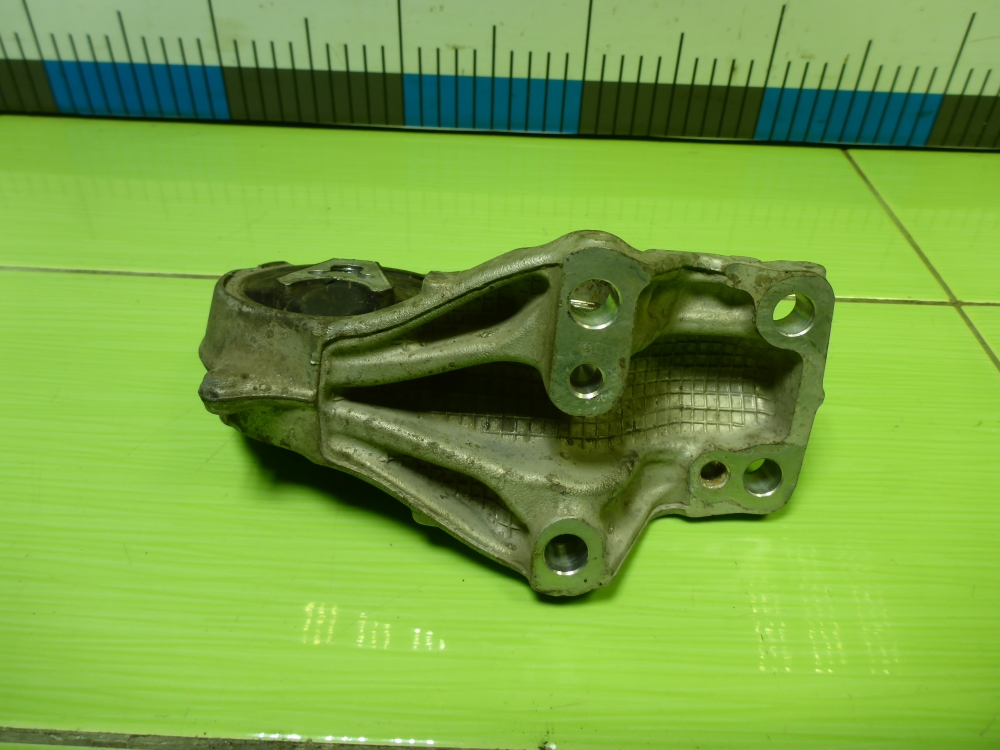 Кронштейн (сопут. товар)