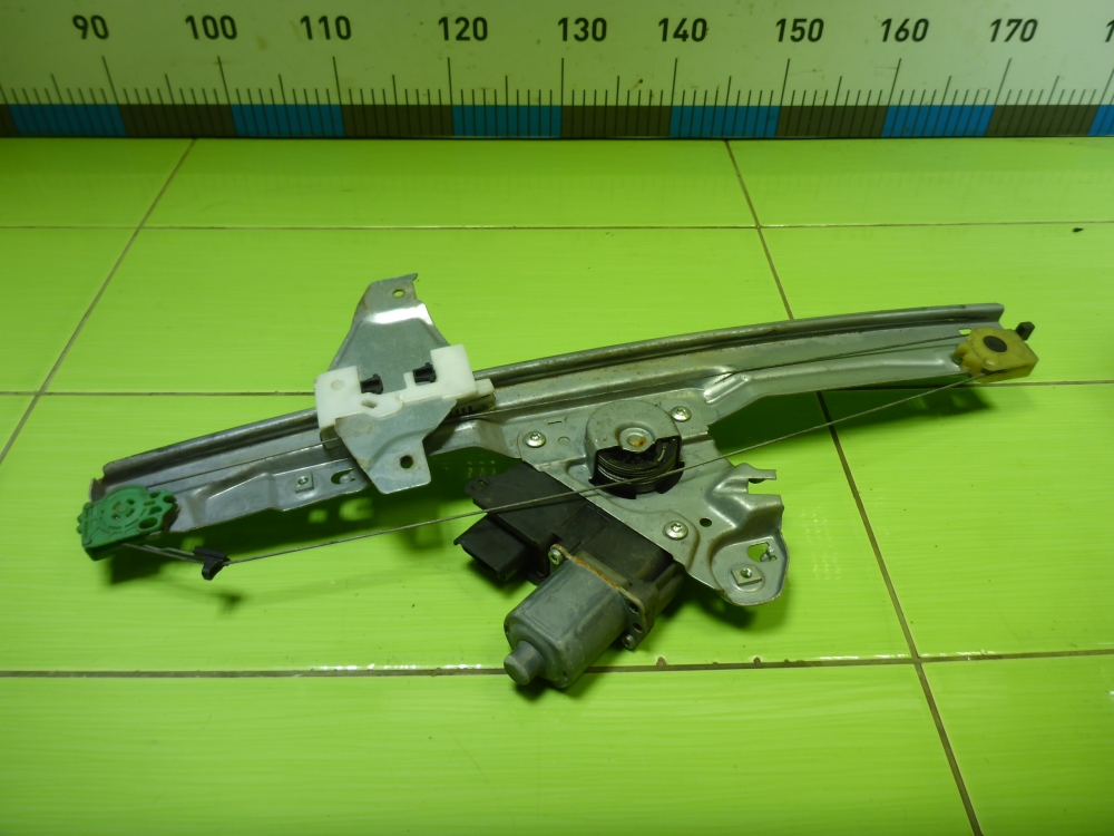 Стеклоподъемник электр. передний правый