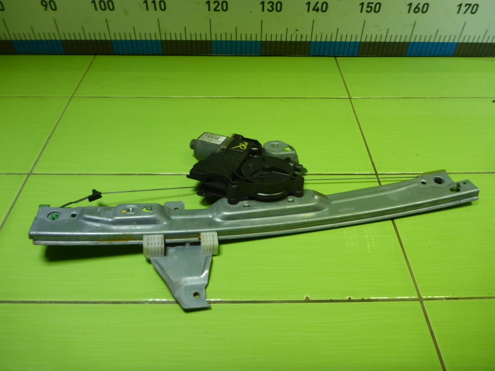 Стеклоподъемник электр. передний правый