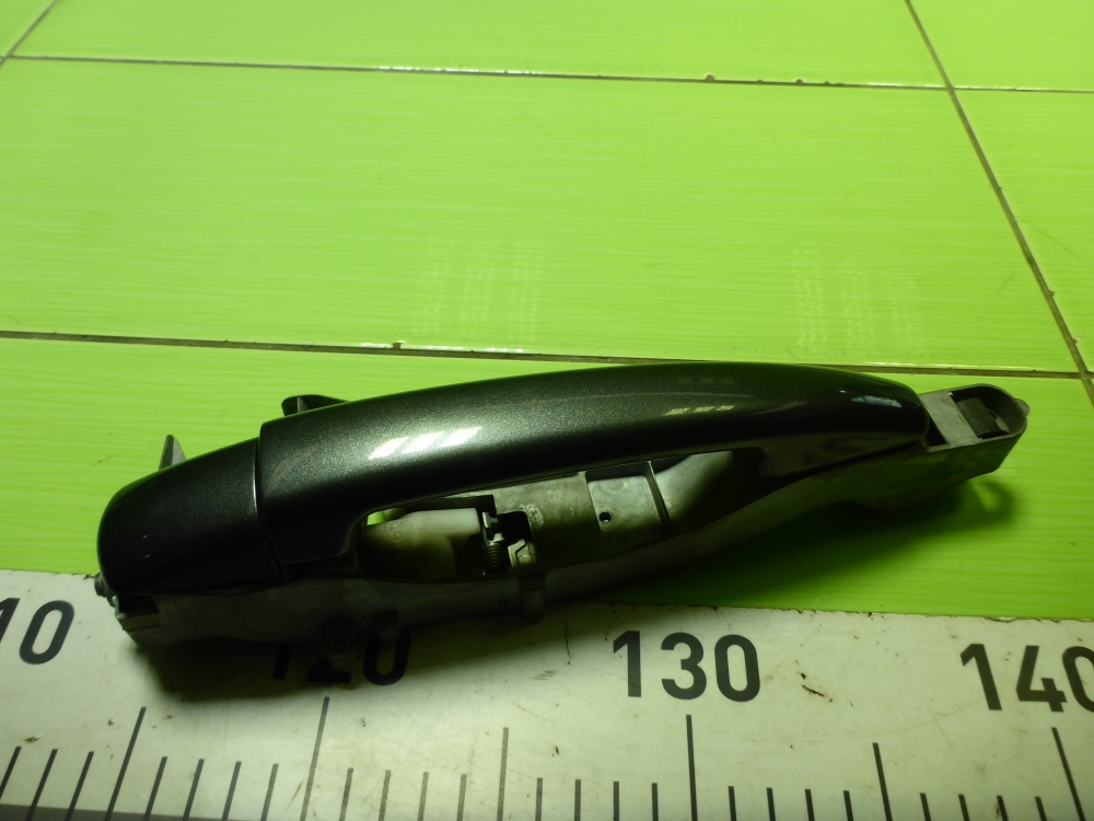 Ручка двери передней наружная правая