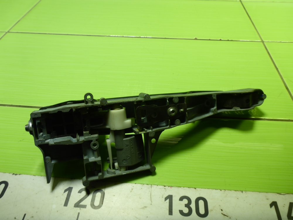 Ручка двери передней наружная правая