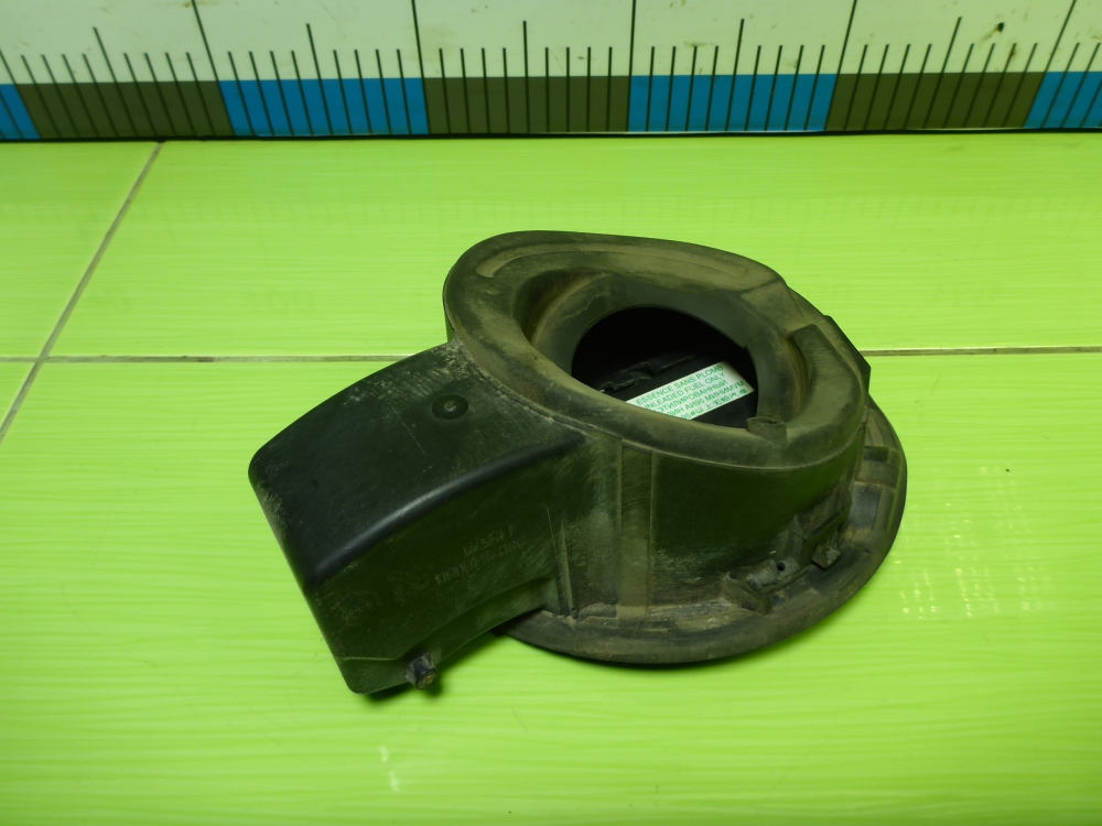 Лючок бензобака