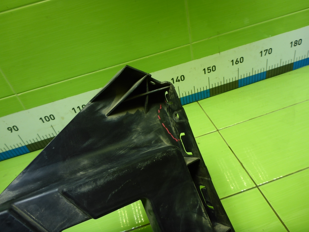 Кронштейн заднего бампера правый