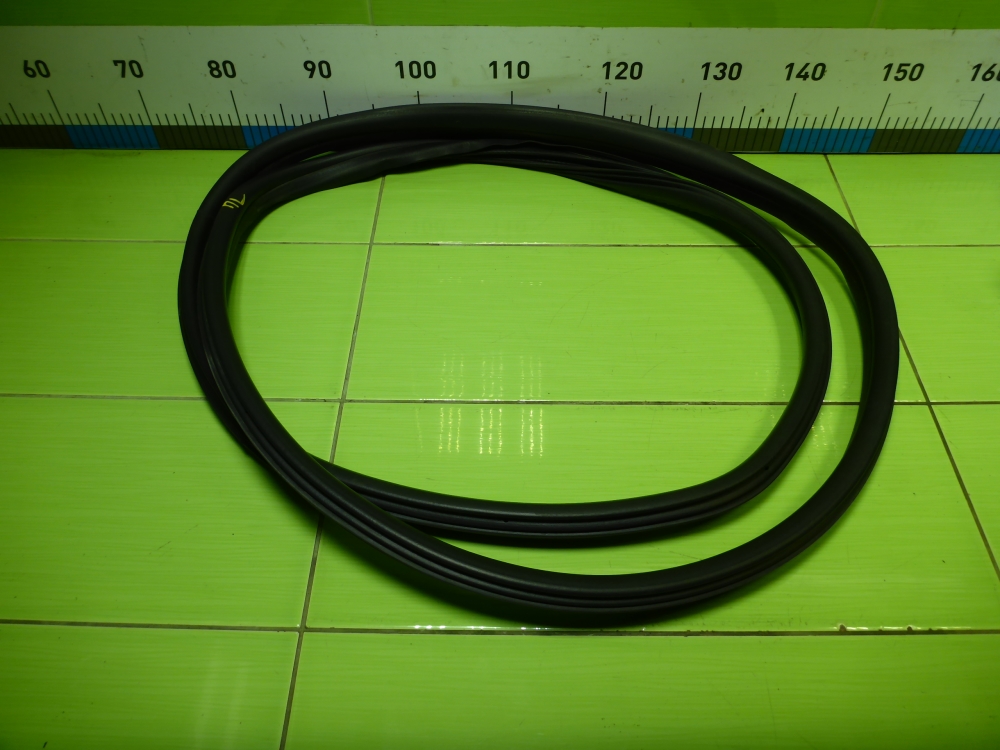 Уплотнитель двери