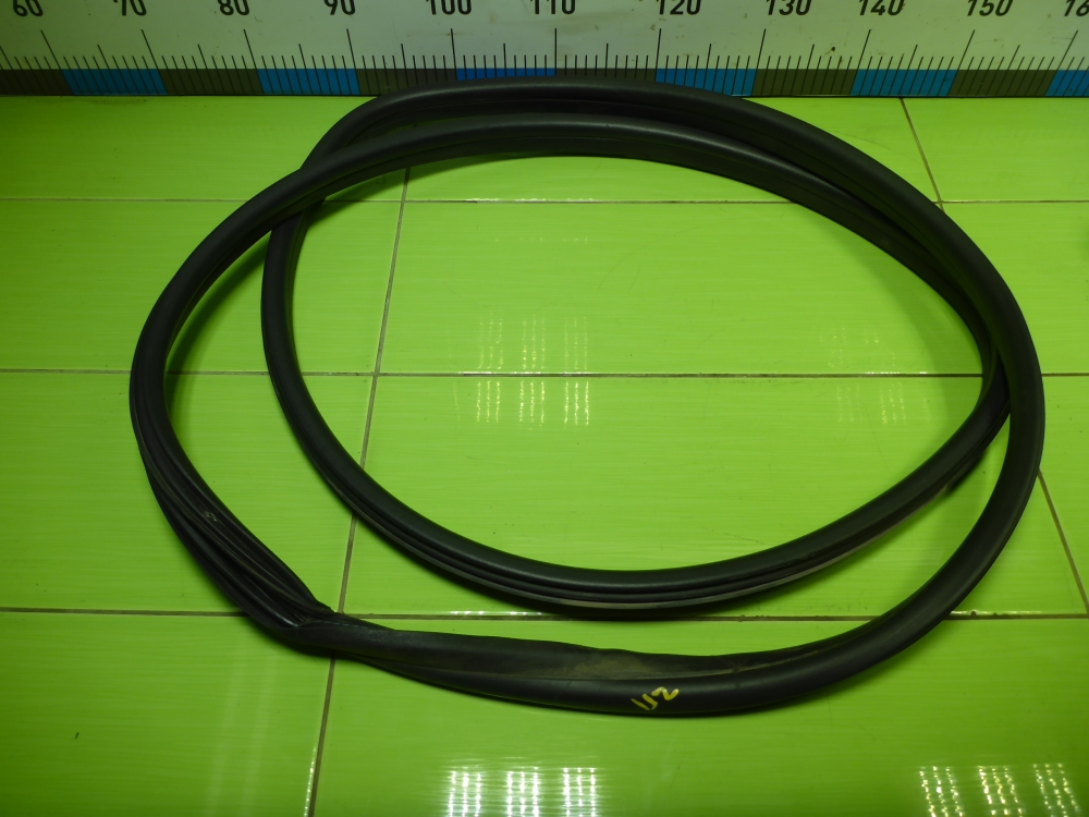 Уплотнитель двери