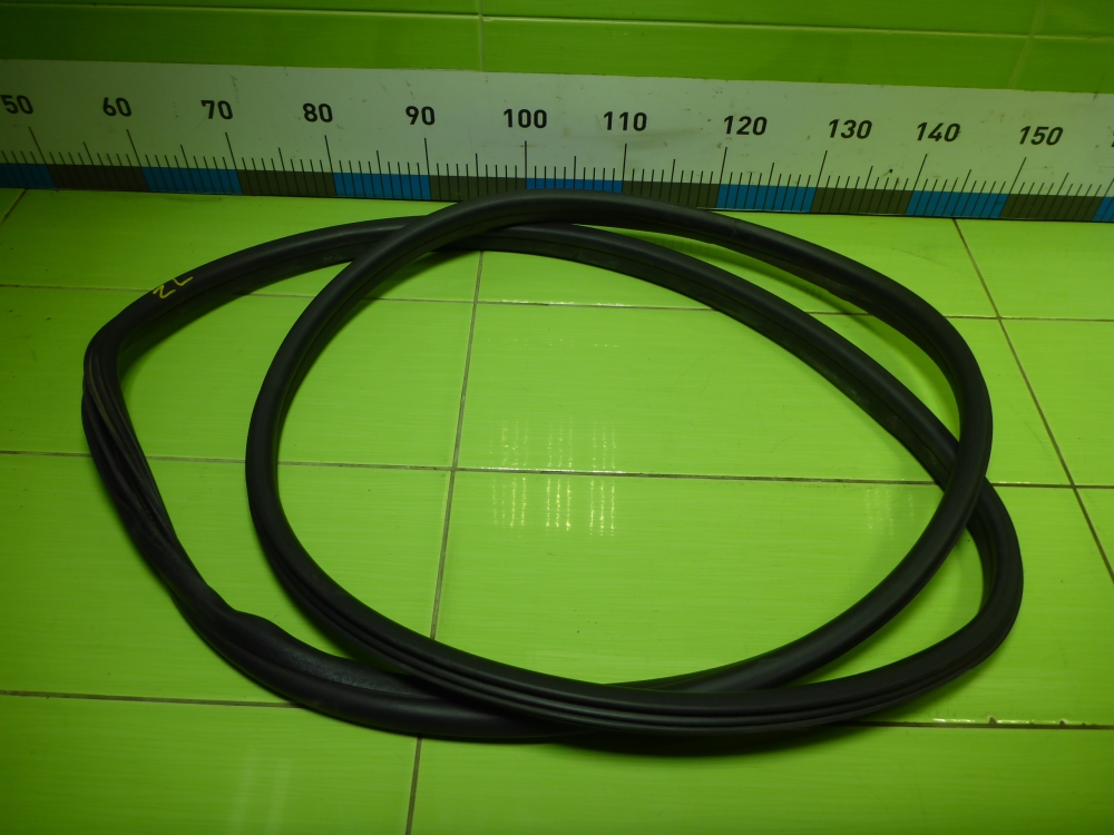 Уплотнитель двери