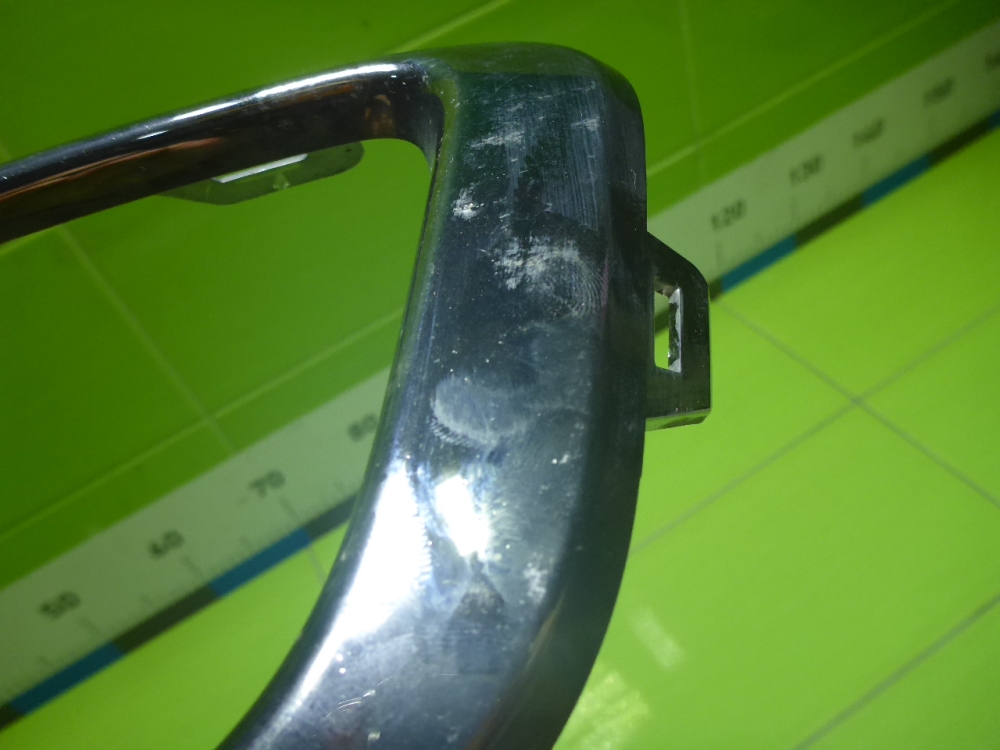 Рамка противотуманной фары правой