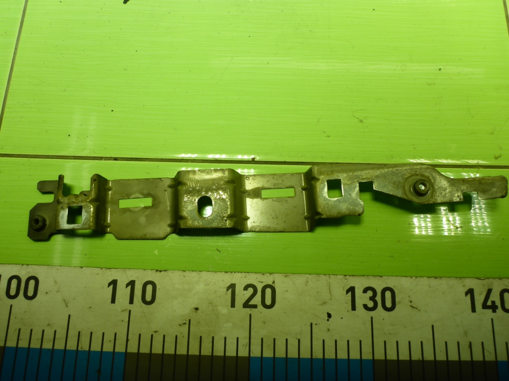 Кронштейн крепления крыла