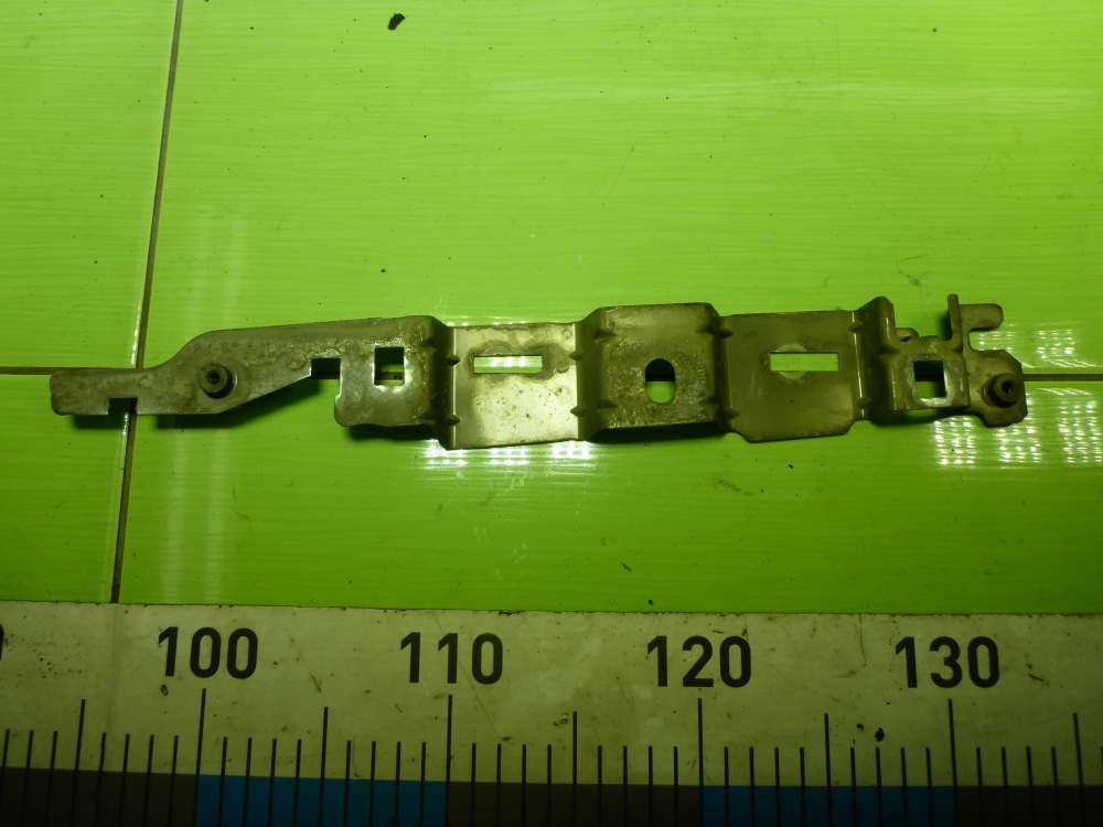 Кронштейн крепления крыла