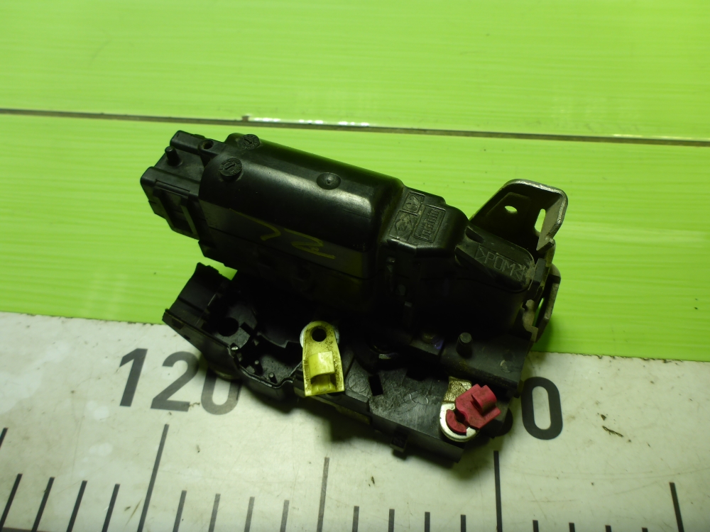 Замок двери задней левой