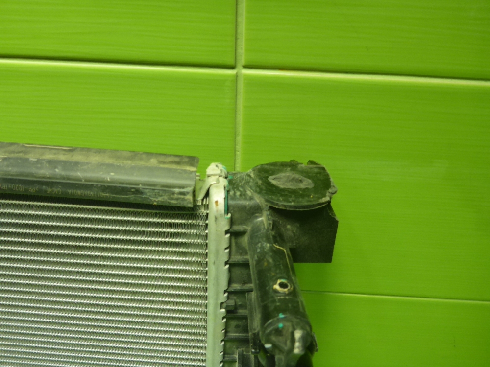 Радиатор охлаждения двигателя основной