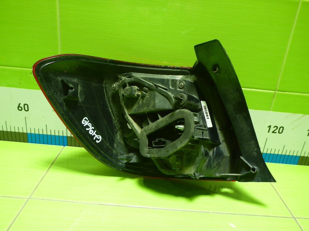 Фонарь задний правый