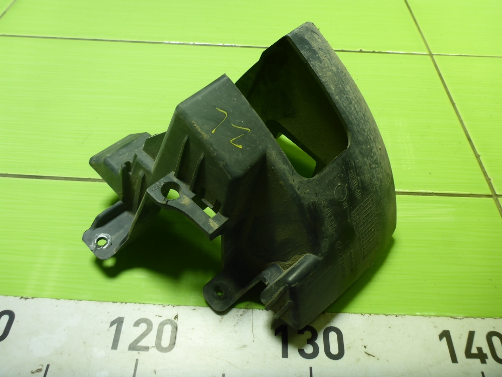 Кронштейн заднего бампера левый